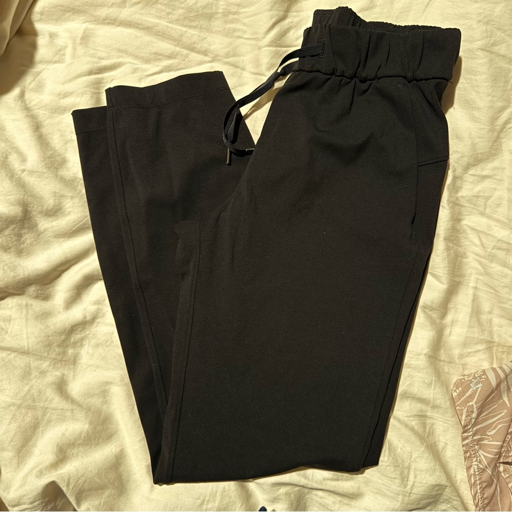 Lululemon size 2 On The Fly Pant.
